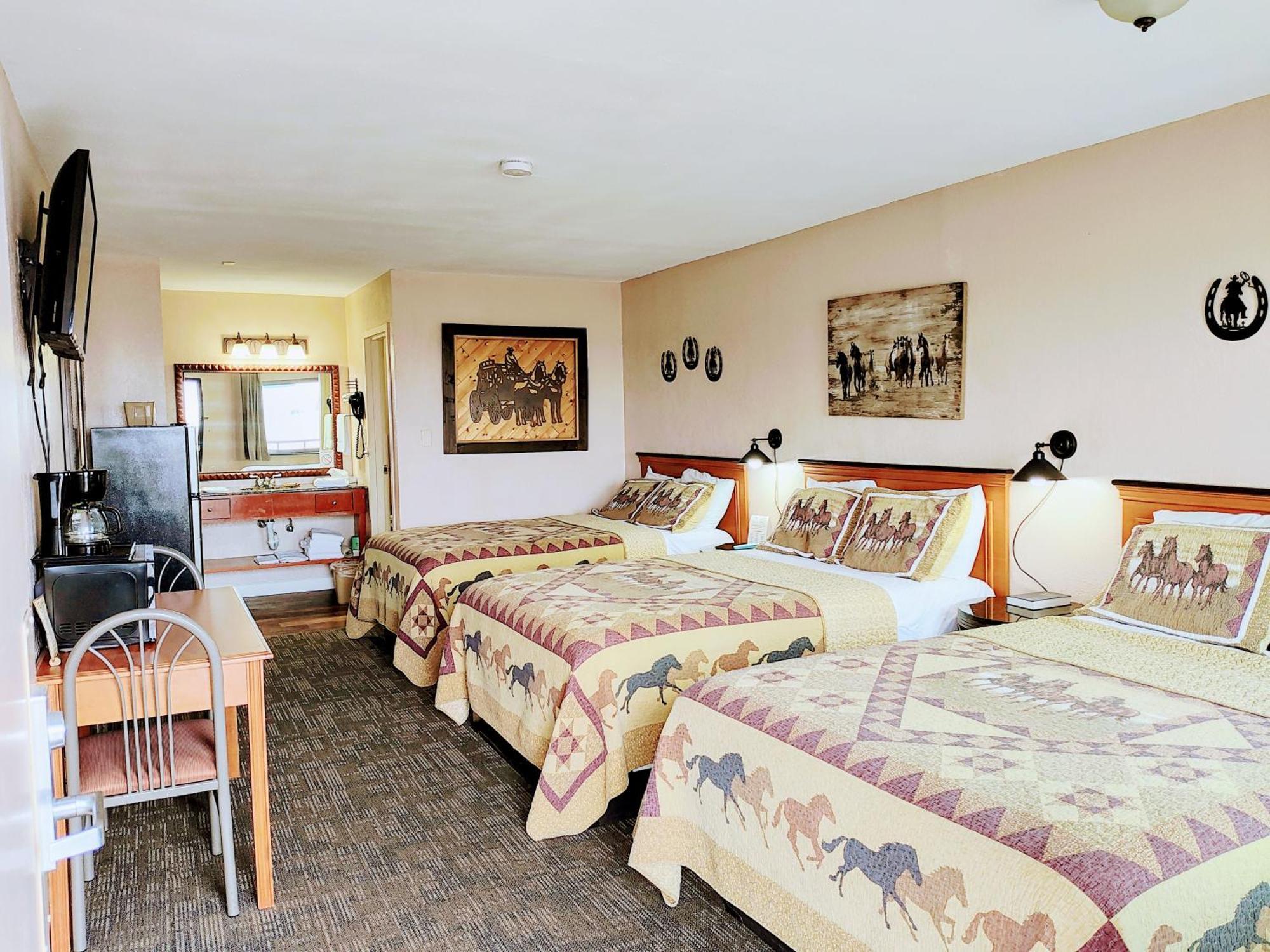 The Lodge At Russell - Russell Inn Стая снимка