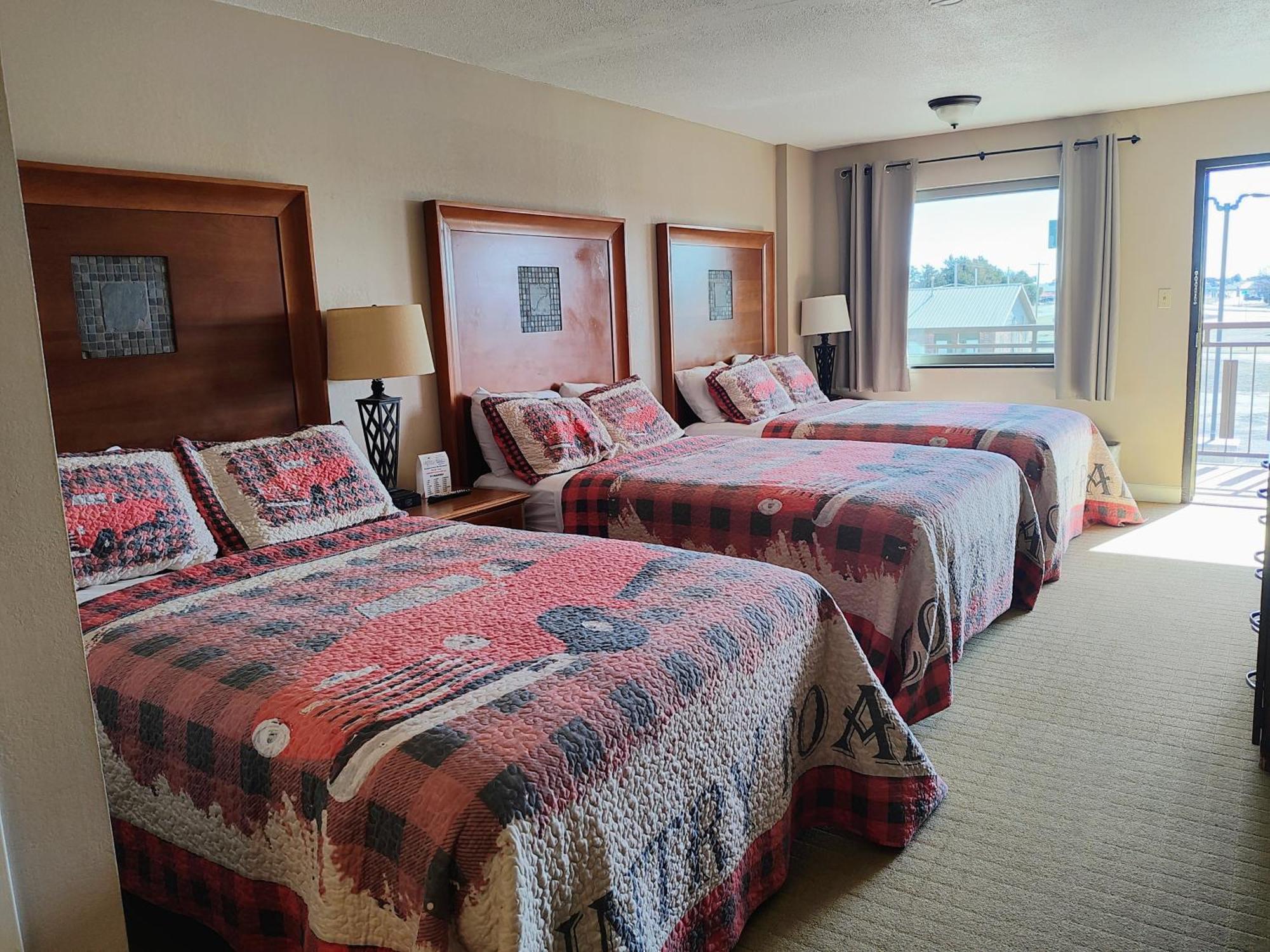 The Lodge At Russell - Russell Inn Стая снимка